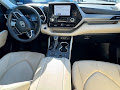 2025 Toyota Highlander AWD (Natl)